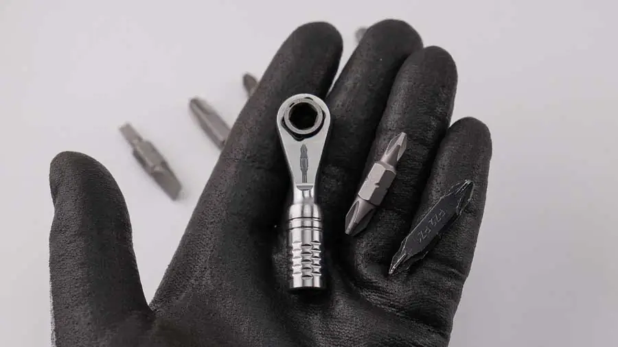 What Can You do With an EDC Mini Ratchet Wrench-01