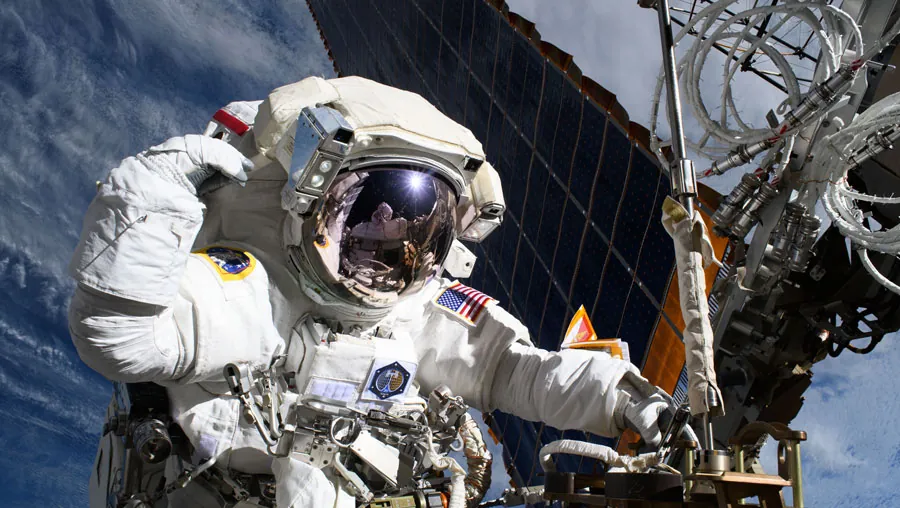 What EDC gear do Astronauts use-01